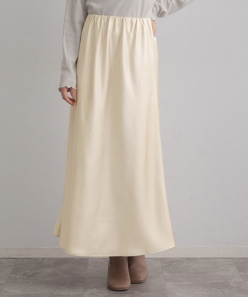 couture brooch（クチュールブローチ）の「シルキーヘビーサテンスカート（スカート・レディース・チャコールグレー/サンドベージュ/アイボリー・42/40/38）」の4枚目の写真