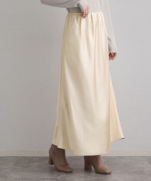 couture brooch（クチュールブローチ）の「シルキーヘビーサテンスカート（スカート・レディース・チャコールグレー/サンドベージュ/アイボリー・42/40/38）」の5枚目の写真