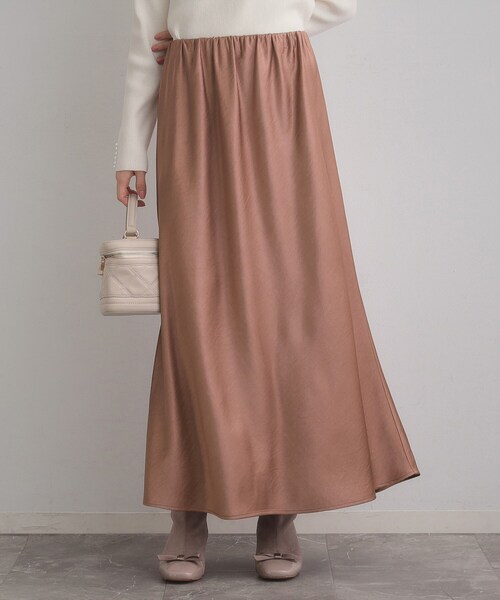couture brooch（クチュールブローチ）の「シルキーヘビーサテンスカート（スカート・レディース・チャコールグレー/サンドベージュ/アイボリー・42/40/38）」の18枚目の写真