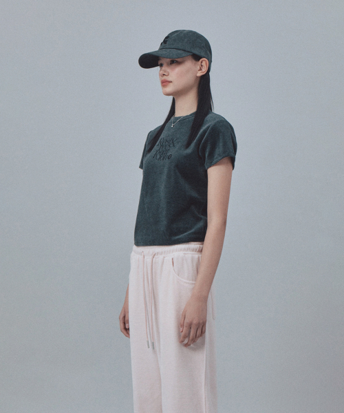 Rest&Recreation(レストアンドレクリエーション)の「VELVET LOGO T-SHIRT - BLACK(Tシャツ/カットソー・レディース・その他・ONE)」の4枚目の写真