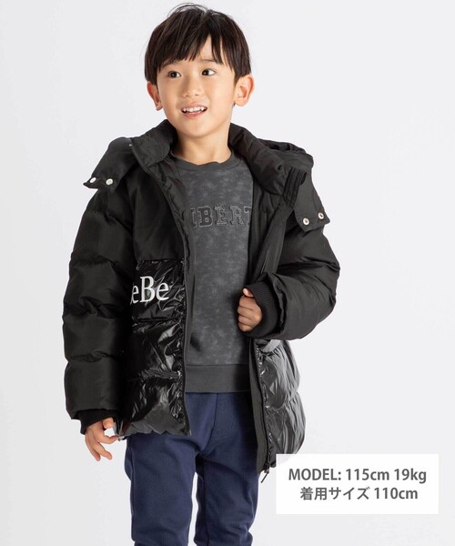 BeBe（ベベ）の「【撥水加工】タフタ切り替えロゴプリントフード中綿コート（ダウンジャケット/コート・キッズ・ブラック・130cm/120cm/110cm/100cm/140cm/150cm）」の2枚目の写真