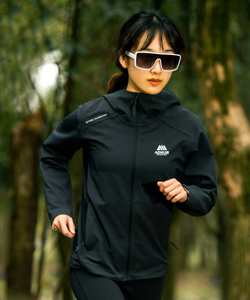 AONIJIE(オウニーツィエ)の「ウィンドフードジャケット FJ07 ブラック(ナイロンジャケット・レディース・その他・SMALL/LARGE/X-LARGE)」の1枚目の写真