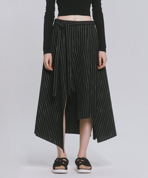 MONOPHOBIA(モノフォビア)の「PINSTRIPED AM CUTTING SKIRT BLACK(スカート・レディース・その他・MEDIUM)」の1枚目の写真
