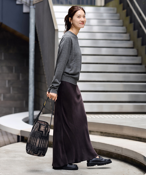 FRAMeWORK（フレームワーク）の「イタリアヤーン basic クループルオーバー（ニット/セーター・レディース・ネイビー/ブルー/チャコールグレー/ホワイト・FREE）」の14枚目の写真