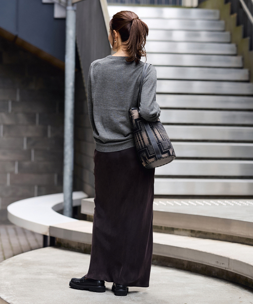 FRAMeWORK（フレームワーク）の「イタリアヤーン basic クループルオーバー（ニット/セーター・レディース・ネイビー/ブルー/チャコールグレー/ホワイト・FREE）」の15枚目の写真