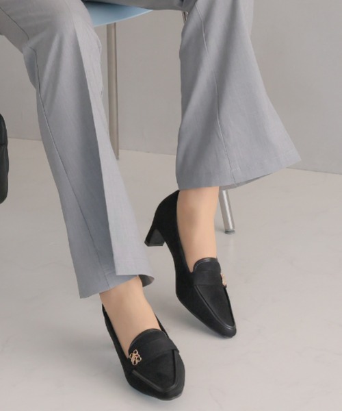 VIVIAN（ヴィヴィアン）の「履きごこちやみつき感激 スクエアトゥモノグラム5cmプレートヒールローファーパンプス（パンプス・レディース・ストーン/ブラック系その他3/ナチュラル・24/23.5/23/22.5/24.5）」の12枚目の写真