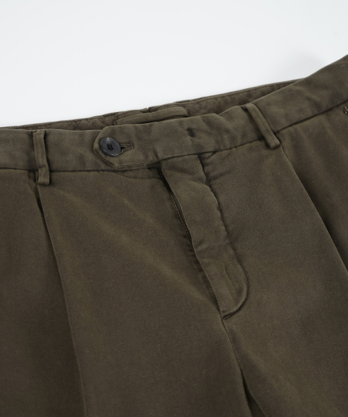 BIRBANTE(ビルバンテ)の「ソンドリオストレッチツイルワンタックパンツ - ブラウン(その他パンツ・メンズ・ブラウン・SMALL/MEDIUM/LARGE/X-LARGE)」の8枚目の写真