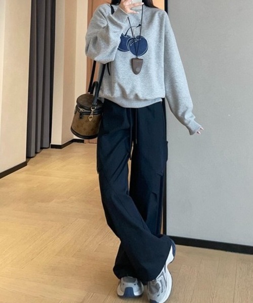 SHOUYO(ショウヨウ)の「大きめチェリープリント×ゆるスウェット(スウェット・レディース・ネイビー/グレー・M)」の16枚目の写真