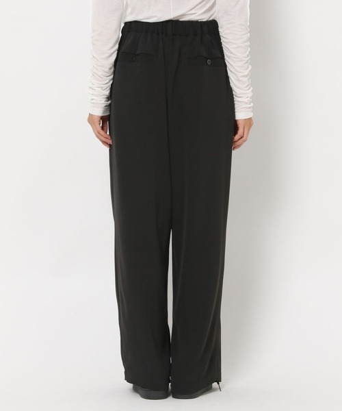 HEREIAM（ヘレイアム）の「【HEREIAM】モードな落ち感が魅力。トロミタックパンツ（その他パンツ・レディース・ブラック/ダークネイビー・SMALL/MEDIUM）」の16枚目の写真