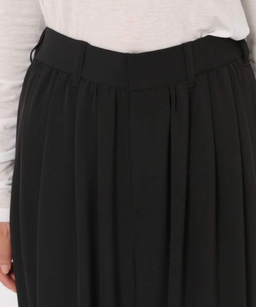 HEREIAM（ヘレイアム）の「【HEREIAM】モードな落ち感が魅力。トロミタックパンツ（その他パンツ・レディース・ブラック/ダークネイビー・SMALL/MEDIUM）」の17枚目の写真