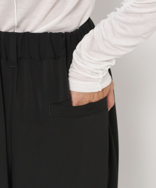 HEREIAM（ヘレイアム）の「【HEREIAM】モードな落ち感が魅力。トロミタックパンツ（その他パンツ・レディース・ブラック/ダークネイビー・SMALL/MEDIUM）」の21枚目の写真