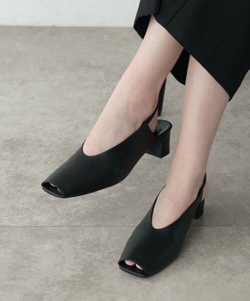 GALLEST（ギャレスト）の「バックストラップパンプス（パンプス・レディース・オフホワイト/ブラック・45/35）」の2枚目の写真