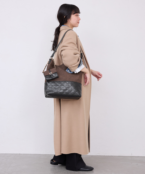 SLOBE IENA(スローブイエナ)の「SLOBE IENA ポーチ付きキルティングバッグ(ショルダーバッグ・レディース・ベージュ/ブラウン・FREE)」の3枚目の写真