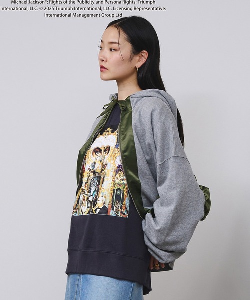 ROSE BUD（ローズバッド）の「(Michael Jackson)DANGEROUS SWEATSHIRT（Tシャツ/カットソー・レディース・グレー/チャコール・ONE SIZE）」の3枚目の写真