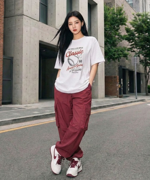September SEOUL(セプテンバーソウル)の「アメリカンスポーツイラストグラフィックTシャツ(Tシャツ/カットソー・レディース・ホワイト/アッシュ・FREE)」の1枚目の写真