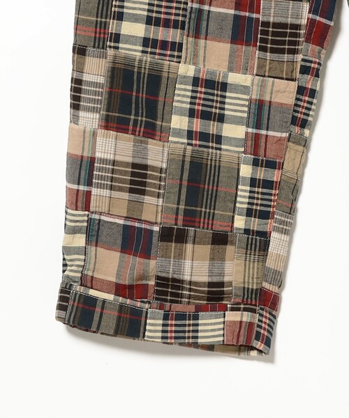 BEAMS PLUS（ビームスプラス）の「2 Pleats Trousers Patchwork Madras（その他パンツ・メンズ・ブラウン・X-LARGE/LARGE/MEDIUM/SMALL）」の3枚目の写真