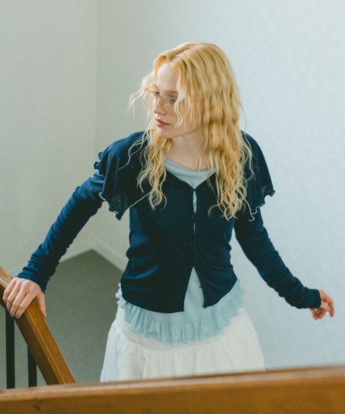 idem（イデム）の「big mellow collar sheer cardigan / ビックカラーシアーカーディガン（Tシャツ/カットソー・レディース・ネイビー/ホワイト・FREE）」の9枚目の写真