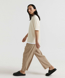 AKEPT（アケップト）の「PT11Xプリーツワイドピンタックパンツ【ベージュ】（その他パンツ）」