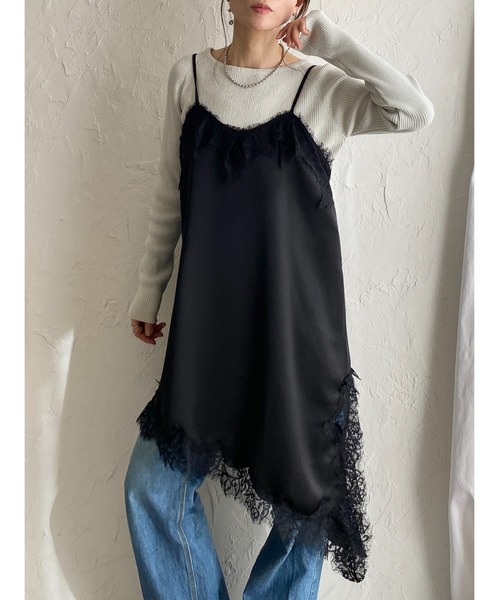 She's Closet(シーズクローゼット)の「アシンメトリーロング丈サイドスリットサテンレースキャミソール(キャミソール・レディース・ブラック/アイボリー・FREE)」の19枚目の写真