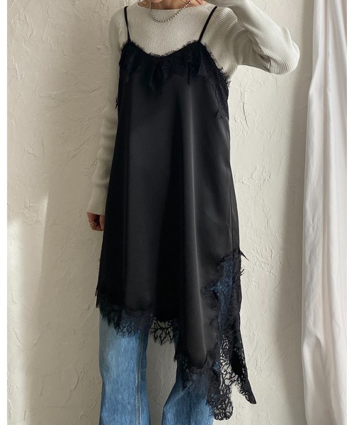 She's Closet(シーズクローゼット)の「アシンメトリーロング丈サイドスリットサテンレースキャミソール(キャミソール・レディース・ブラック/アイボリー・FREE)」の20枚目の写真