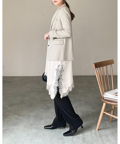 She's Closet(シーズクローゼット)の「アシンメトリーロング丈サイドスリットサテンレースキャミソール(キャミソール・レディース・ブラック/アイボリー・FREE)」の9枚目の写真