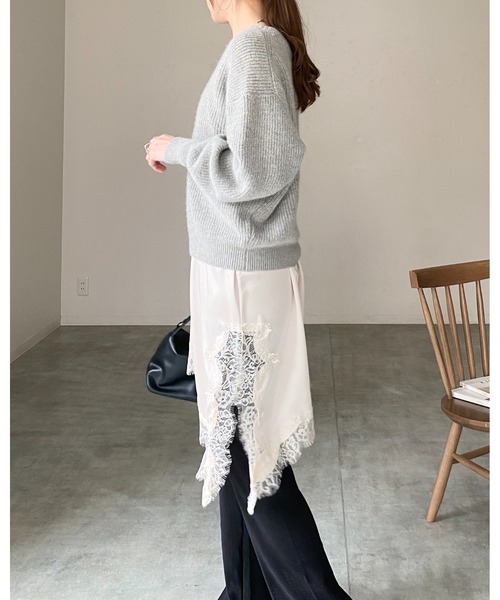 She's Closet(シーズクローゼット)の「アシンメトリーロング丈サイドスリットサテンレースキャミソール(キャミソール・レディース・ブラック/アイボリー・FREE)」の12枚目の写真