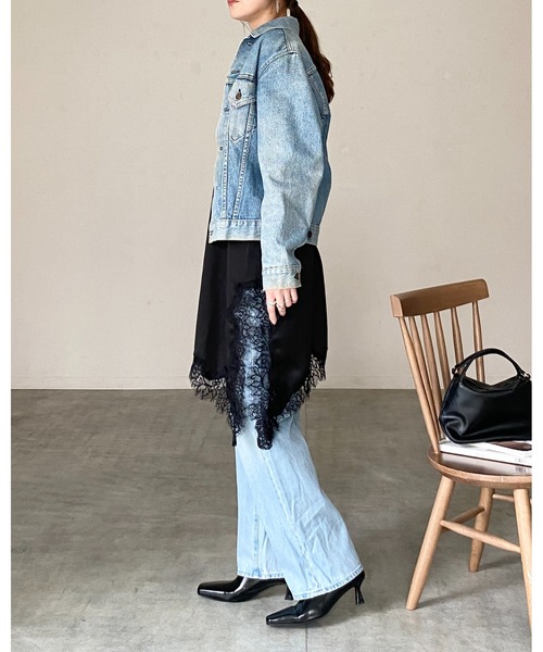 She's Closet(シーズクローゼット)の「アシンメトリーロング丈サイドスリットサテンレースキャミソール(キャミソール・レディース・ブラック/アイボリー・FREE)」の15枚目の写真