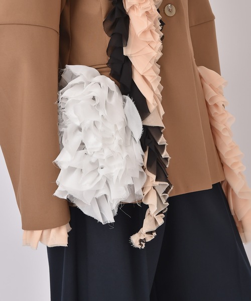 AKTE（アクテ）の「コクーンスリーブデザインジャケット（ノーカラージャケット・レディース・ブラック/キャメル・1/2）」の10枚目の写真