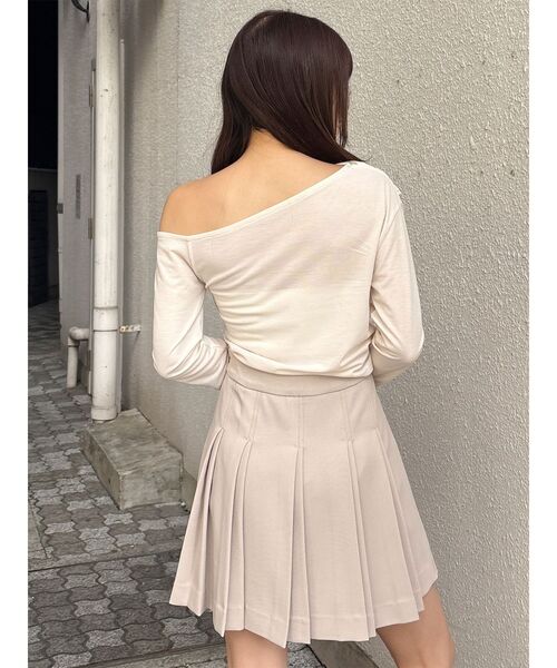 MURUA（ムルーア）の「ドレープワンショルトップス（Tシャツ/カットソー・レディース・ホワイト/ブラック/モカ・FREE）」の4枚目の写真