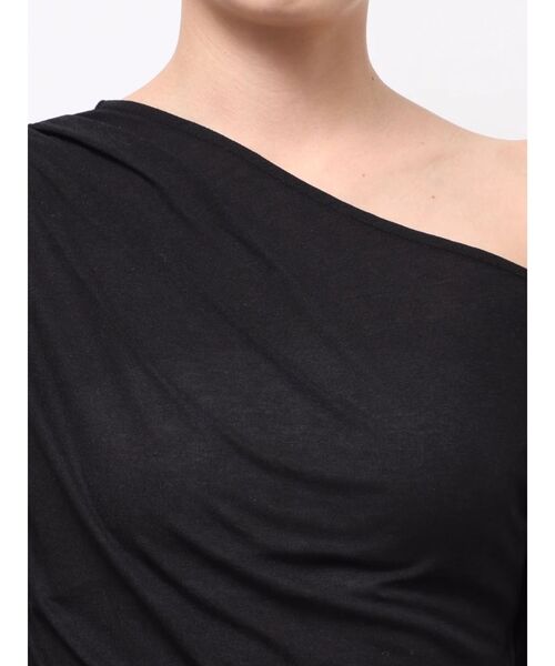 MURUA（ムルーア）の「ドレープワンショルトップス（Tシャツ/カットソー・レディース・ホワイト/ブラック/モカ・FREE）」の9枚目の写真