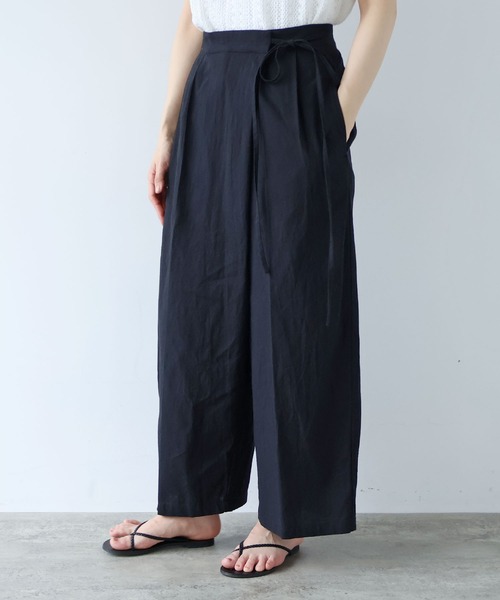 yuni(ユニ )の「高密度Cotton/Linen high waist wrap パンツ(その他パンツ・レディース・アイボリー/ブラック・S/M)」の2枚目の写真
