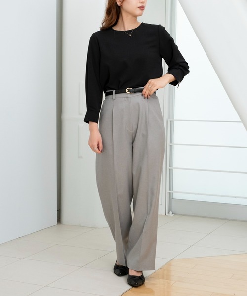 STRAWBERRY-FIELDS（ストロベリーフィールズ）の「マルチツイル_ラウンドネックブラウス（ビジネスシャツ・レディース・ブラック/オフホワイト/ネイビー・2）」の5枚目の写真