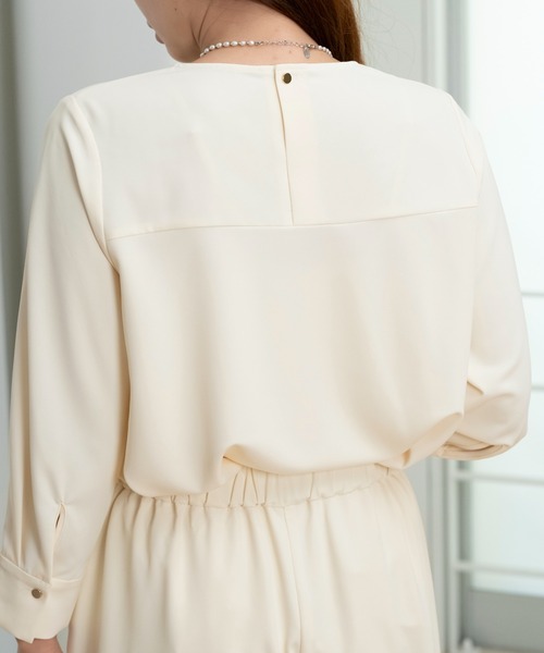 STRAWBERRY-FIELDS（ストロベリーフィールズ）の「マルチツイル_ラウンドネックブラウス（ビジネスシャツ・レディース・ブラック/オフホワイト/ネイビー・2）」の8枚目の写真