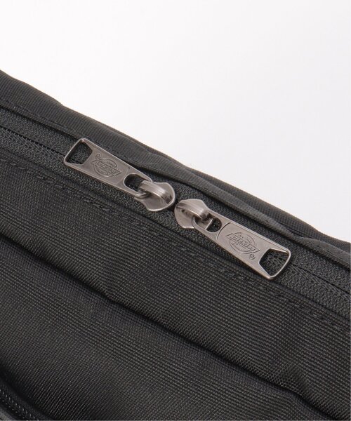 ikka(イッカ)の「Dickies ディッキーズ 撥水ショルダーバッグ(ショルダーバッグ・メンズ・ブラック/ベージュ/チャコール・FREE)」の21枚目の写真