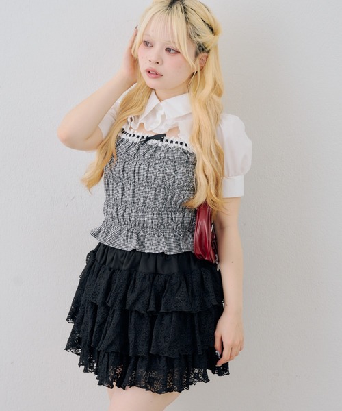 continuer de NICE CLAUP(コンティニューデナイスクラップ)の「前開きシャーリングフリルブラウス(シャツ/ブラウス・レディース・チェック/ドット/その他11/ブラック・FREE)」の4枚目の写真