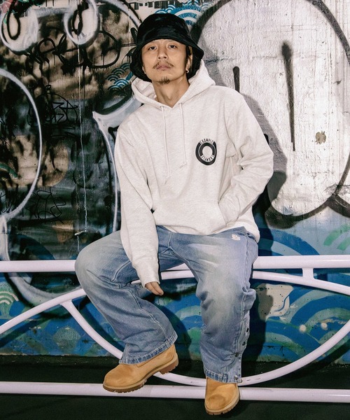 EXAMPLE(エグザンプル)の「EXAMPLE ROUND LOGO HOODIE(パーカー・メンズ・ネイビー/ブラック/アッシュ・XXL/XL/L/M)」の4枚目の写真