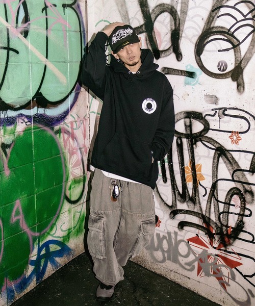EXAMPLE(エグザンプル)の「EXAMPLE ROUND LOGO HOODIE(パーカー・メンズ・ネイビー/ブラック/アッシュ・XXL/XL/L/M)」の9枚目の写真