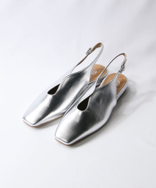 Gready Brilliant（グレディブリリアン）の「エナメルフラットパンプス（パンプス・レディース・シルバー/ブラック・38/37/36）」の11枚目の写真