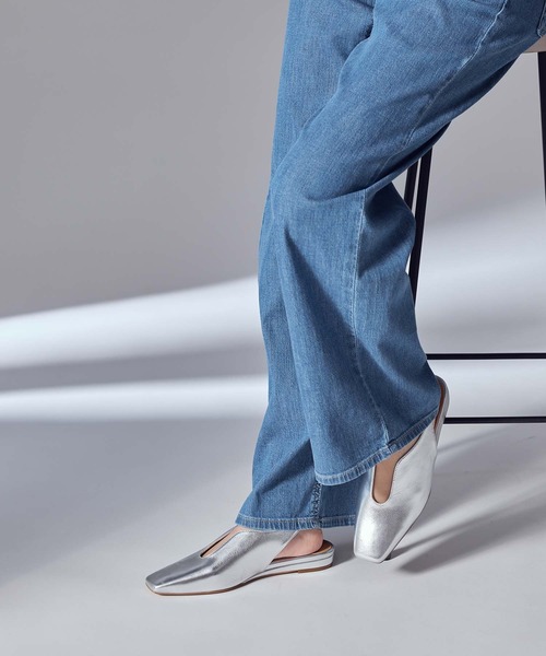 Gready Brilliant（グレディブリリアン）の「エナメルフラットパンプス（パンプス・レディース・シルバー/ブラック・38/37/36）」の7枚目の写真