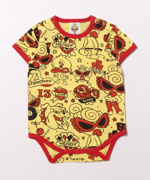 HYSTERIC MINI(ヒステリックミニ)の「TATTOO PARLOUR総柄 半袖ロンパース(スタイ/よだれかけ・キッズ・ホワイト/イエロー・80/70)」の2枚目の写真