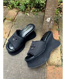 EVRIS | 厚底フリンジズタッズサンダル(サンダル)