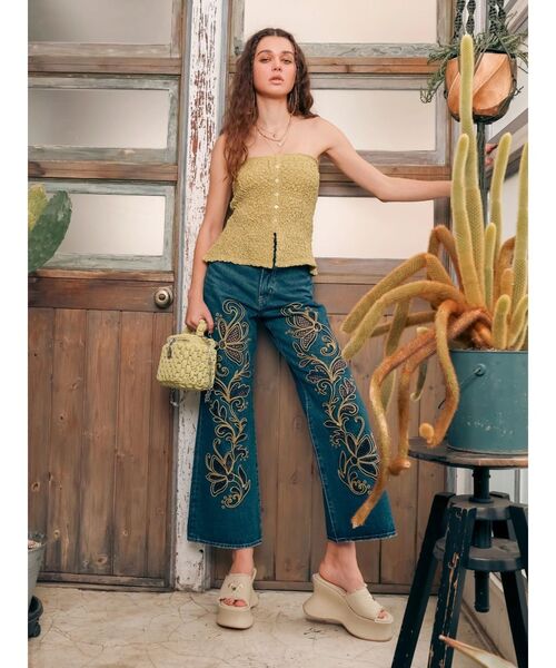 EVRIS(エヴリス)の「厚底フリンジズタッズサンダル(サンダル・レディース・ブラック/ピンク/ベージュ・SMALL/LARGE/MEDIUM)」の12枚目の写真