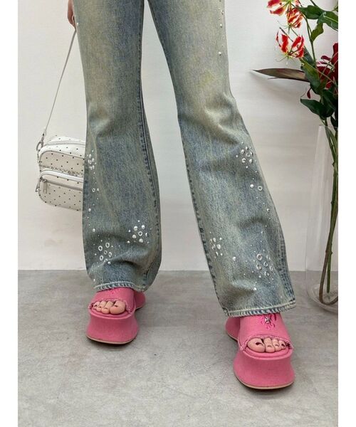 EVRIS(エヴリス)の「厚底フリンジズタッズサンダル(サンダル・レディース・ブラック/ピンク/ベージュ・SMALL/LARGE/MEDIUM)」の14枚目の写真