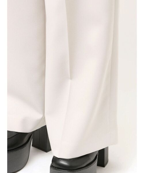 MURUA（ムルーア）の「【接触冷感】ハイウエストセンプレワイドパンツ【セットアップ着用可】（スラックス・レディース・ブルー/ベージュ/グレー/ブラック・2/1）」の15枚目の写真