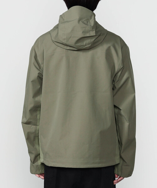 Bshop（ビショップ）の「HIKING PATROL | ARC LIGHTWEIGHT SHELL JACKET 2.0 MEN（その他アウター・メンズ・カーキ・L/M）」の13枚目の写真