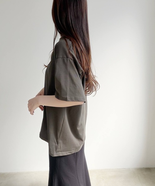 Nana（ナナ）の「ワンポイントロゴ ビッグシルエットTシャツ（Tシャツ/カットソー・レディース・チャコールグレー・FREE）」の3枚目の写真