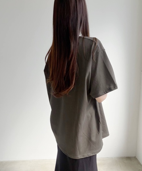 Nana（ナナ）の「ワンポイントロゴ ビッグシルエットTシャツ（Tシャツ/カットソー・レディース・チャコールグレー・FREE）」の6枚目の写真