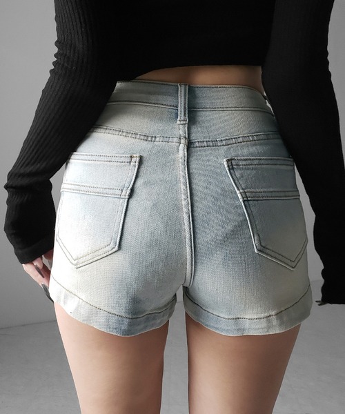 me+em select(ミームセレクト)の「【 2color /3size 】ハイウエストストレッチデニムタイトショートパンツ / high wast stretch denim tight short pants(デニムパンツ・レディース・ブルー/ブラック・MEDIUM/SMALL/LARGE)」の7枚目の写真