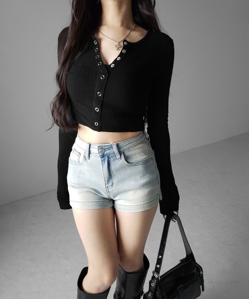 me+em select(ミームセレクト)の「【 2color /3size 】ハイウエストストレッチデニムタイトショートパンツ / high wast stretch denim tight short pants(デニムパンツ・レディース・ブルー/ブラック・MEDIUM/SMALL/LARGE)」の16枚目の写真
