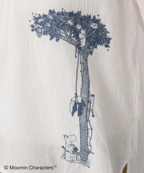 SUPER HAKKA（スーパーハッカ）の「コットンボイルワッシャー『ムーミン谷の夏まつり』刺繍スキッパーブラウス（シャツ/ブラウス・レディース・オフホワイト/イエロー/ネイビー・FREE）」の15枚目の写真